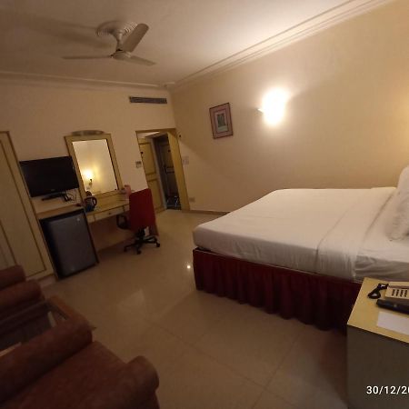 Grand Continental Hotel Prayagraj Esterno foto