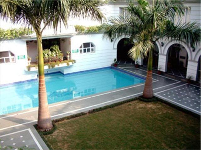 Grand Continental Hotel Prayagraj Esterno foto